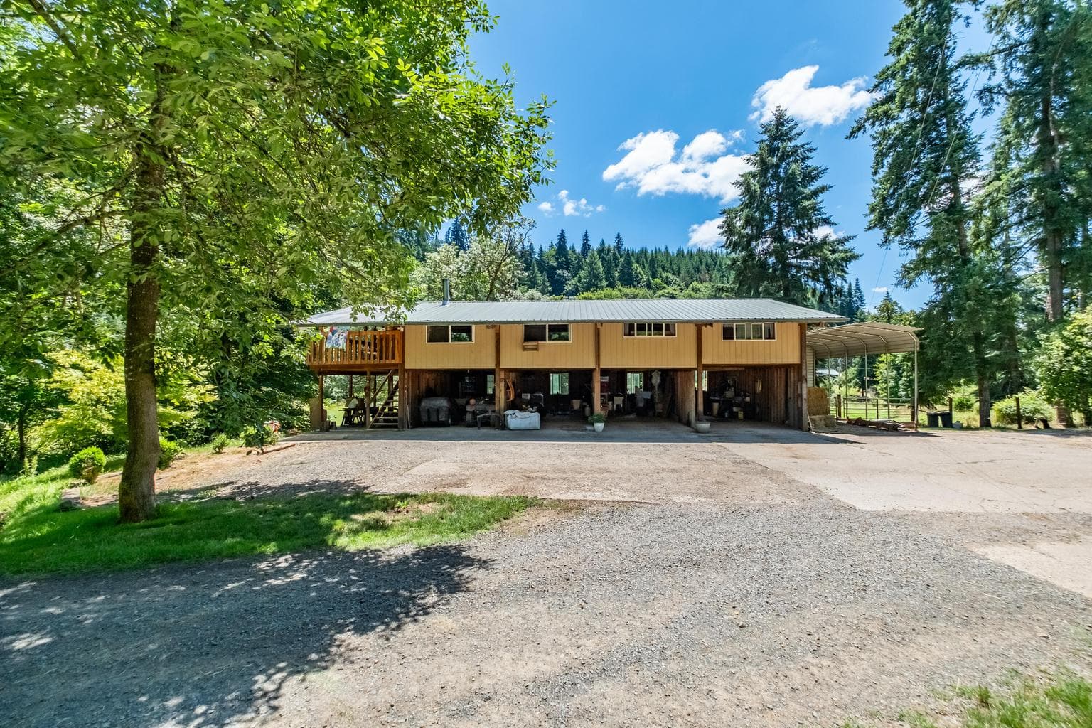 Photo of 42038 Clark Smith 4 of 20