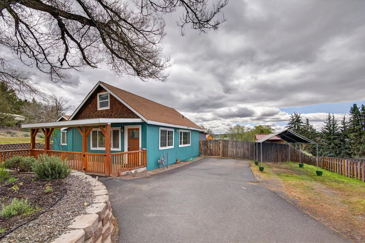 Ample parking RV, trailer and several vehicles.