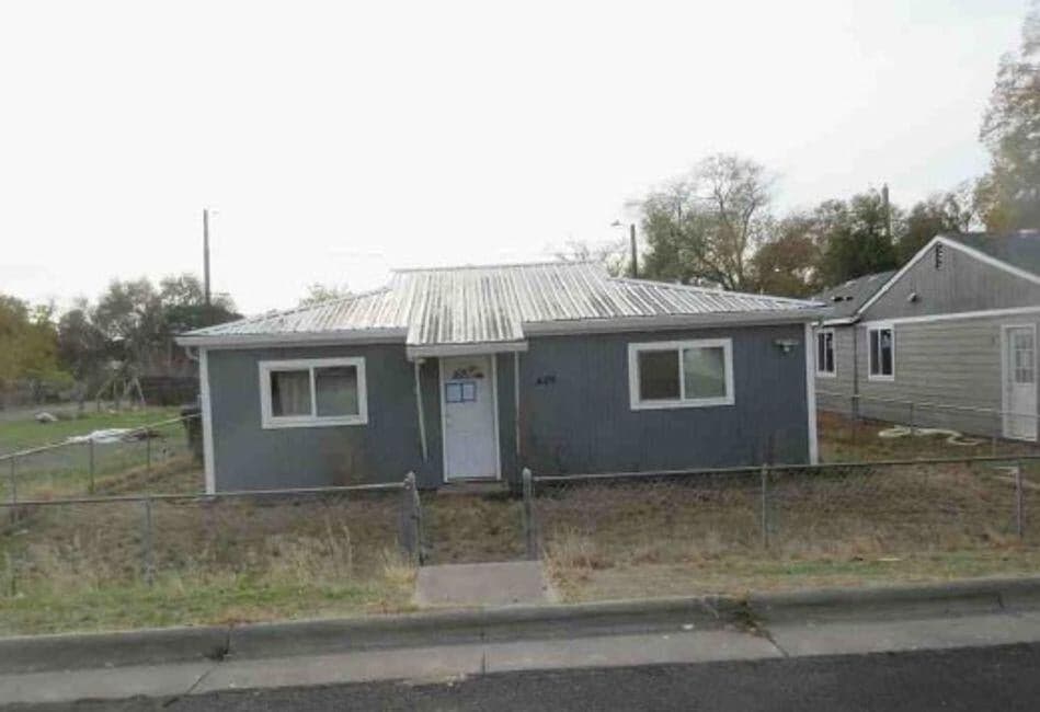 Photo of 409 Ridgeway 1 of 6