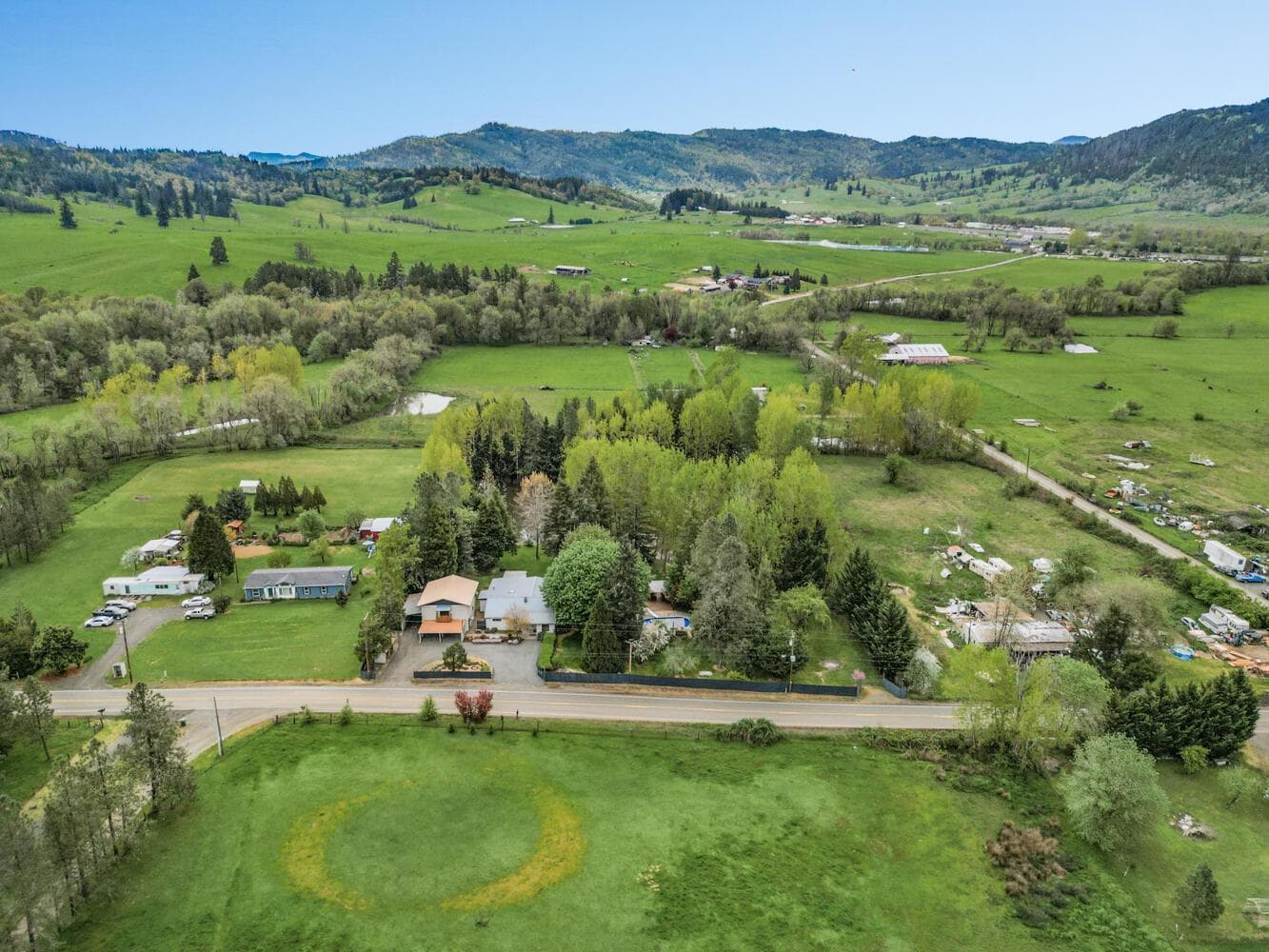 Photo of 1381 Oak Hill 2 of 47