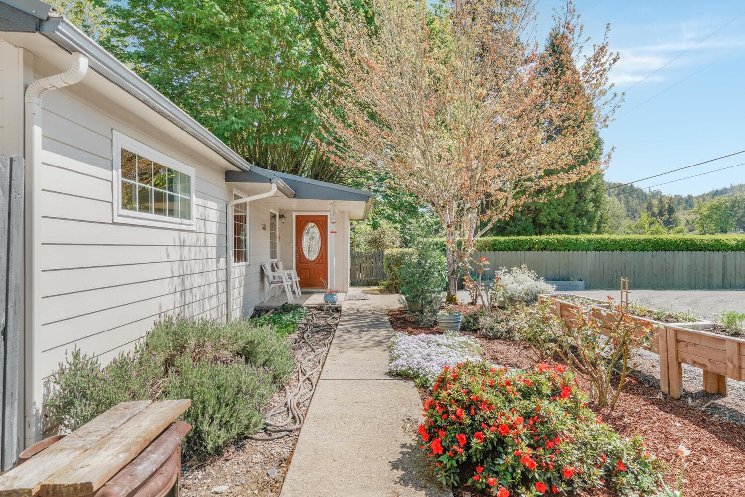 Photo of 1381 Oak Hill 5 of 47