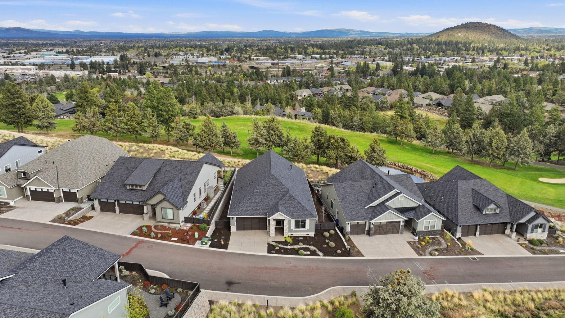 Photo of 2986 Butte View Drive 5 of 49
