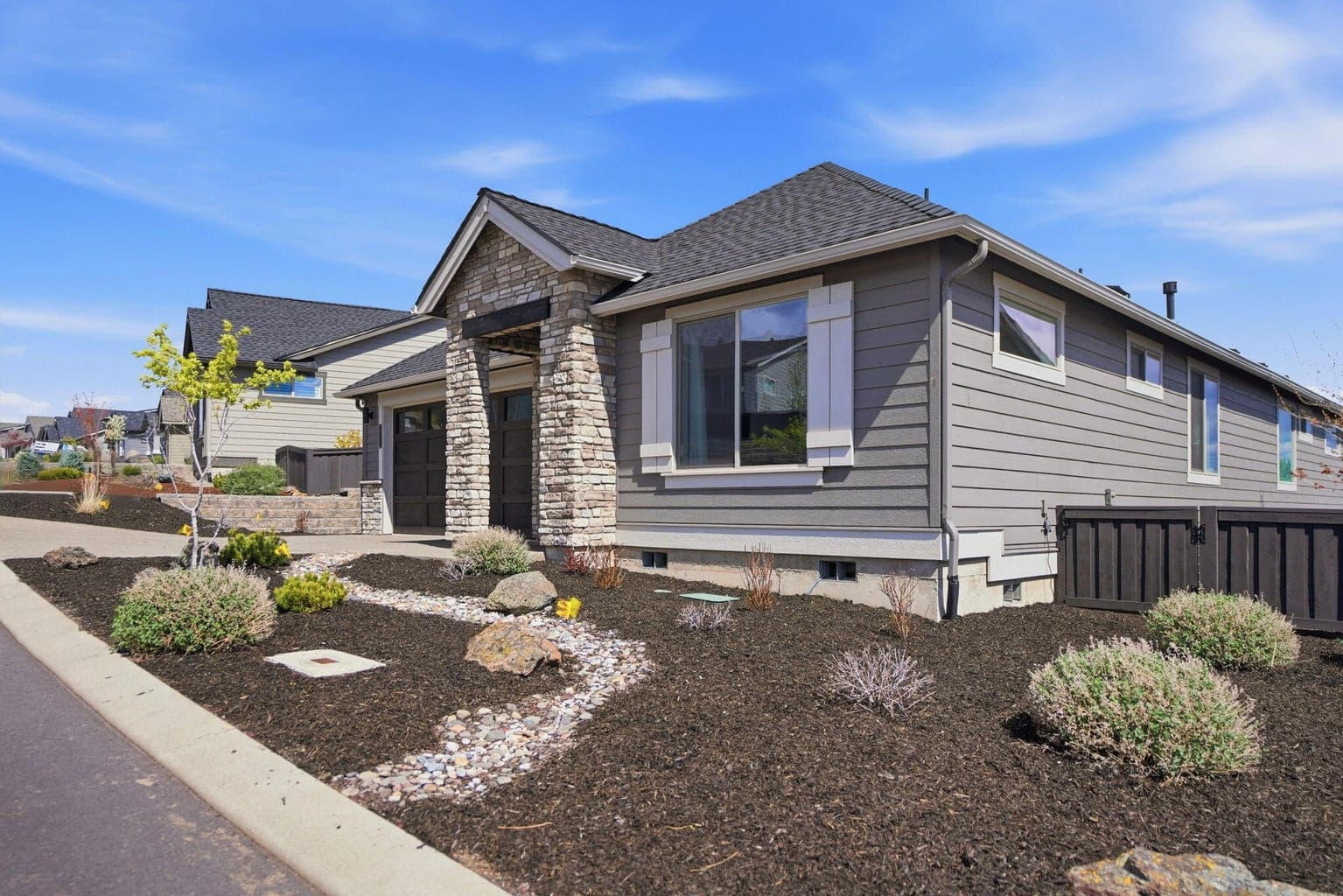Photo of 2986 Butte View Drive 4 of 49