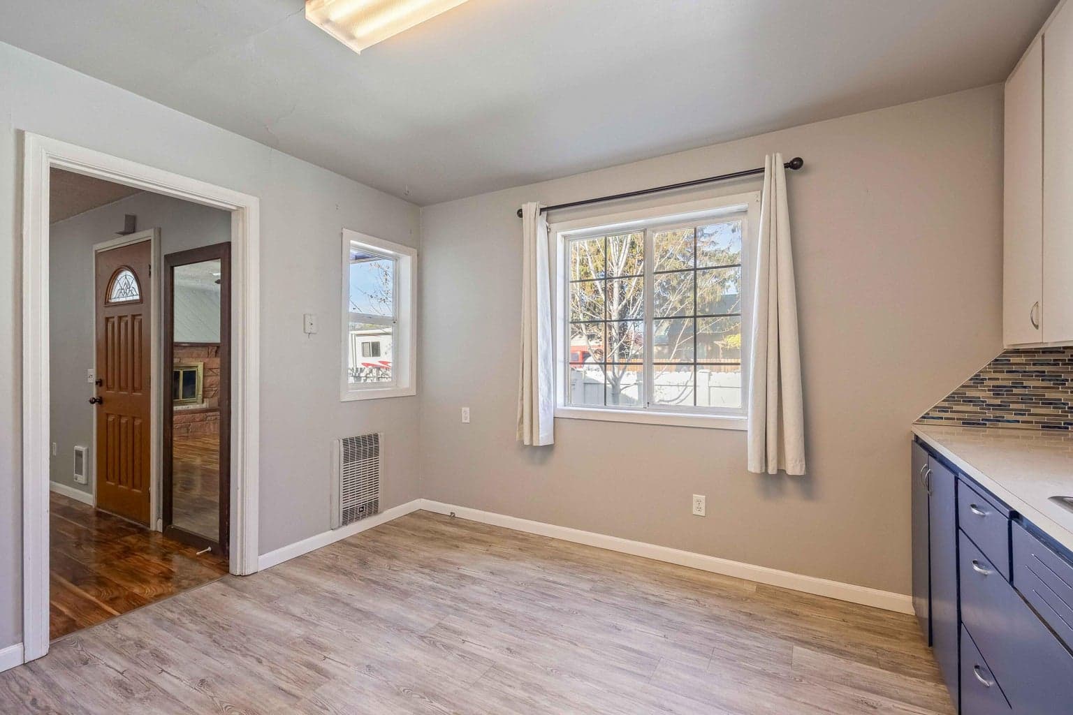 Photo of 248 NW 3rd Street 10 of 28