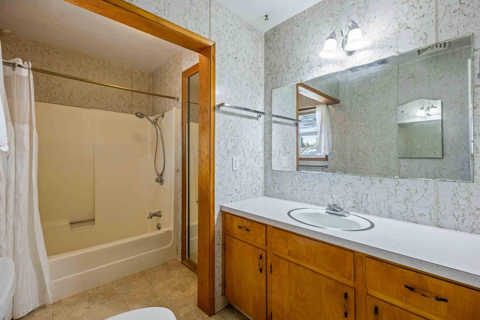 Photo of 248 NW 3rd Street 16 of 28