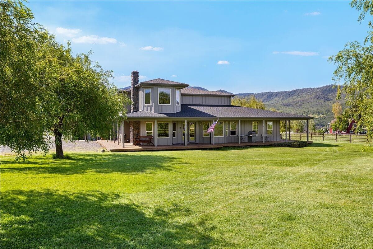 Photo of 900 Butler Creek 3 of 39