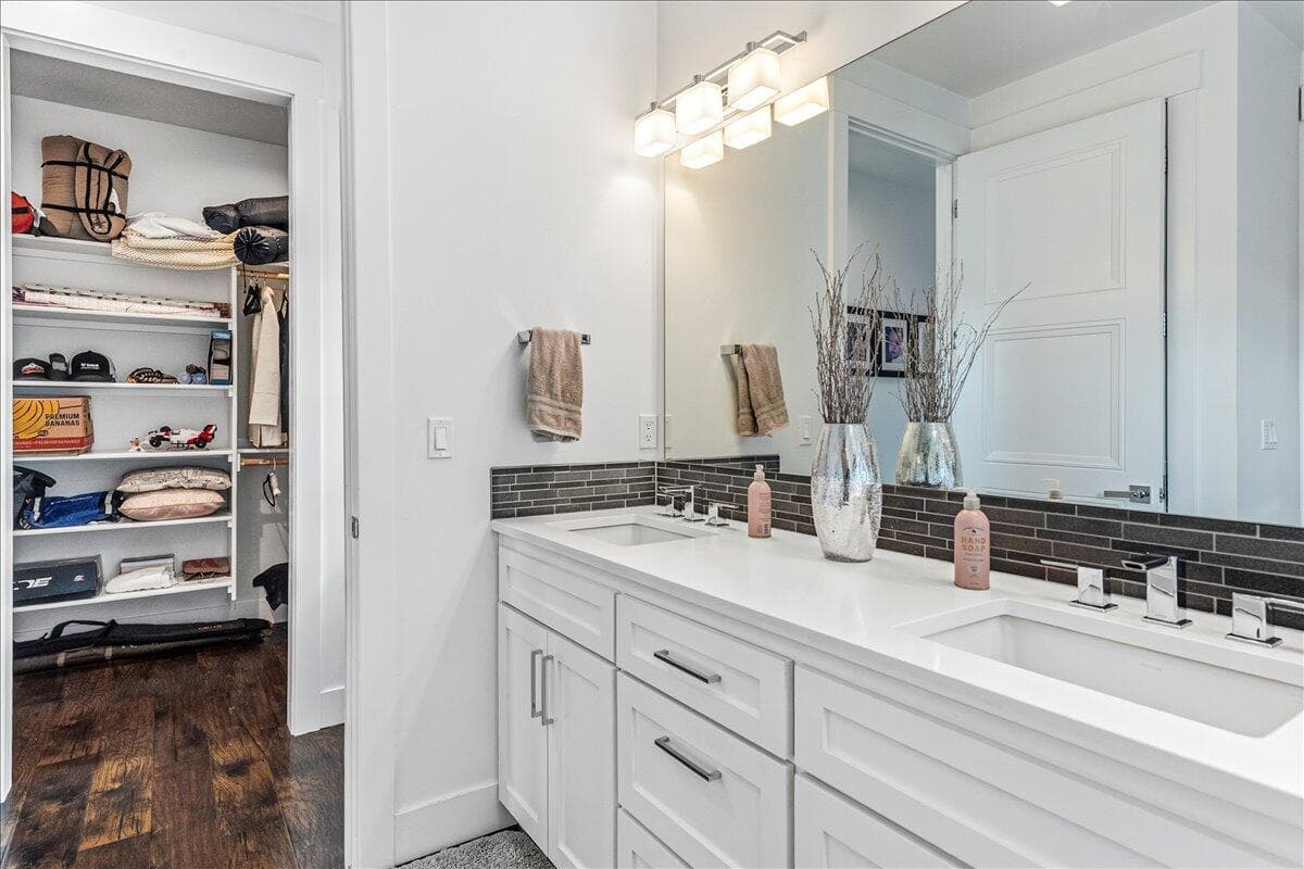 Photo of 8974 SW Copley Road 32 of 65
