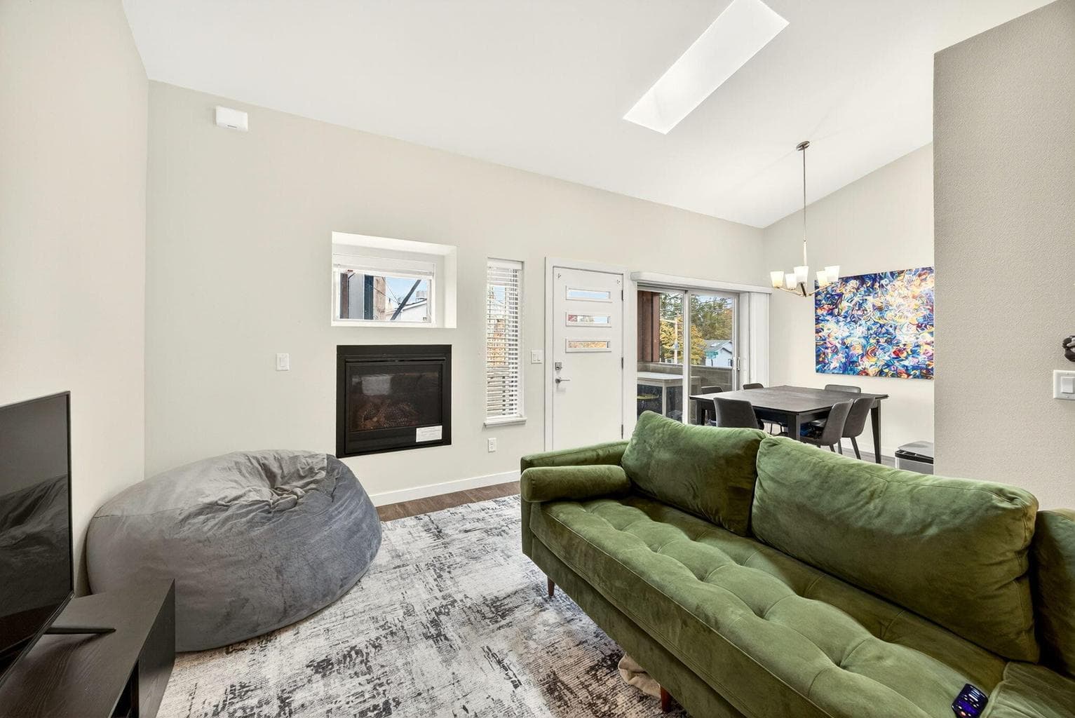 Photo of 1084 Main 4 of 27