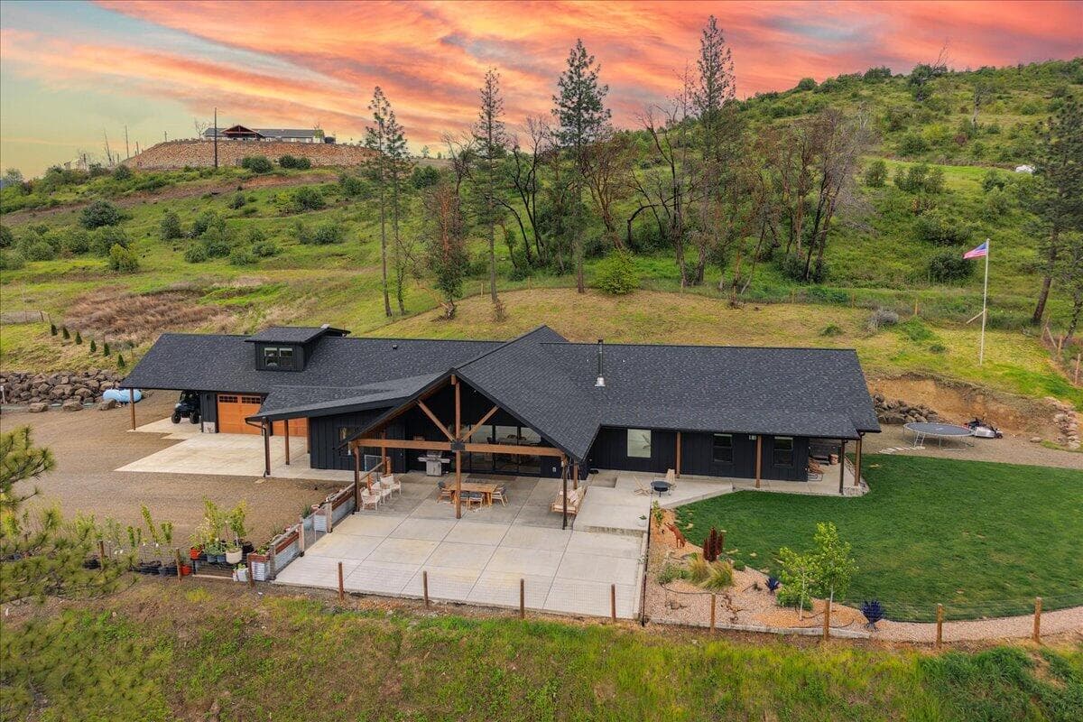 2220 Butte Falls, Eagle Point, 97524