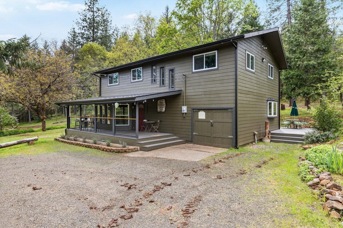 Photo of 6481 Highway 227 3 of 40