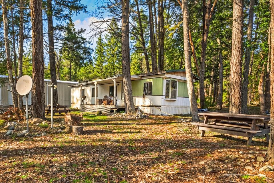 9439 Holland Loop