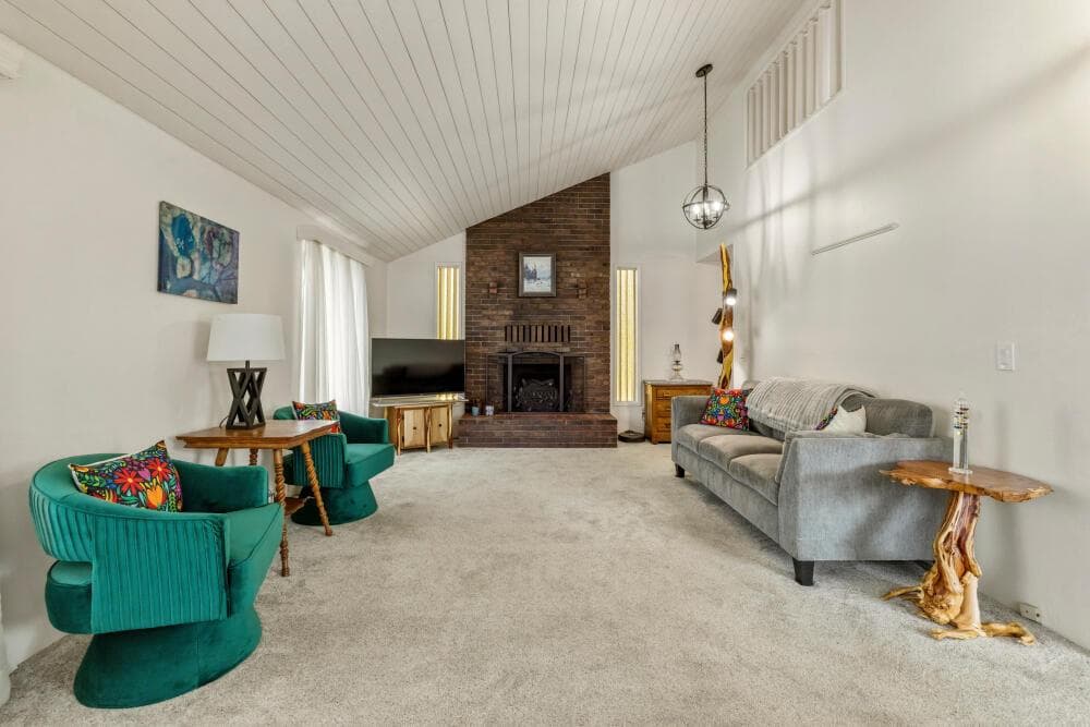 Photo of 5081 Southview 4 of 21