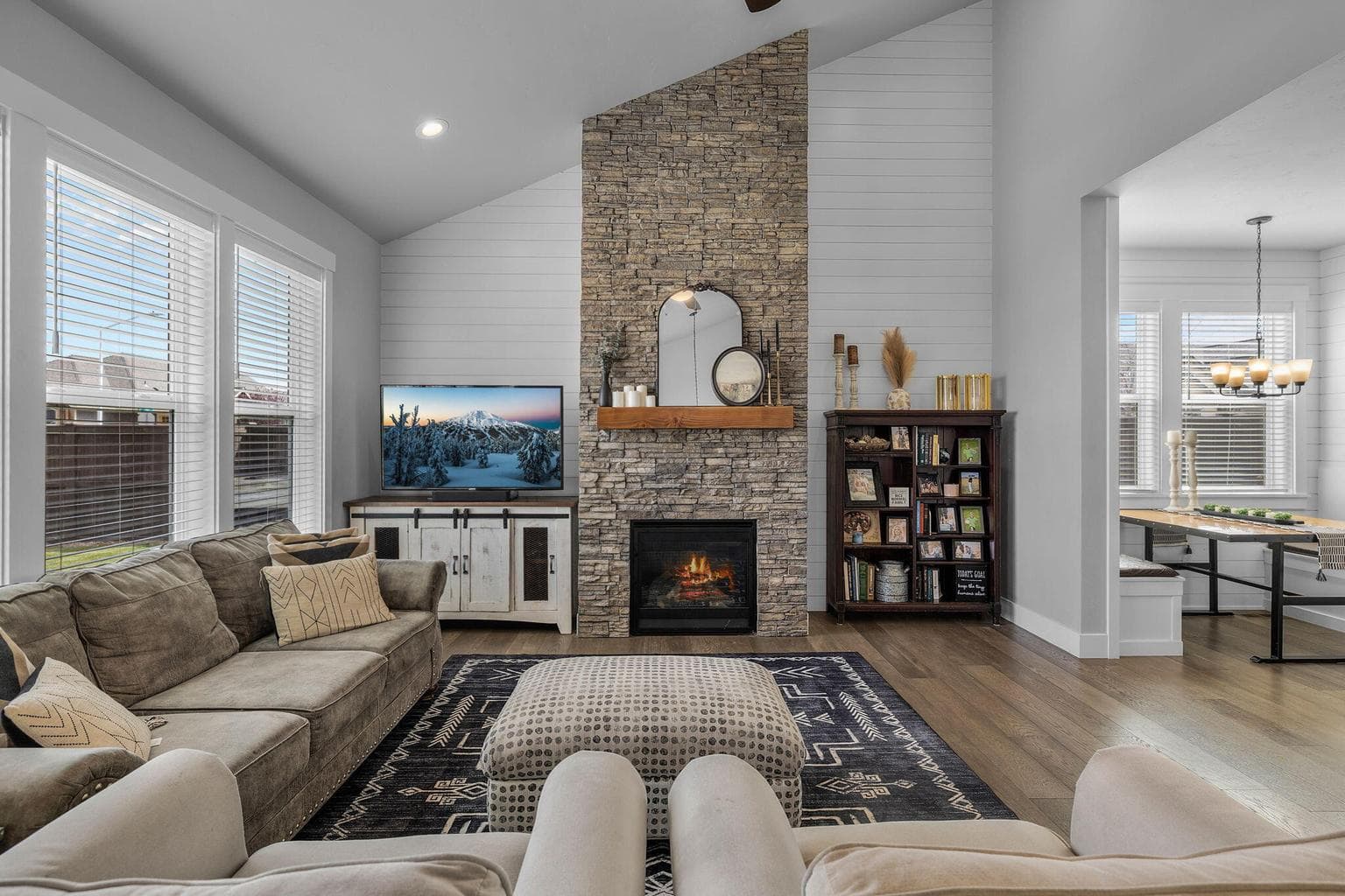 Photo of 4309 Badger Creek 4 of 33