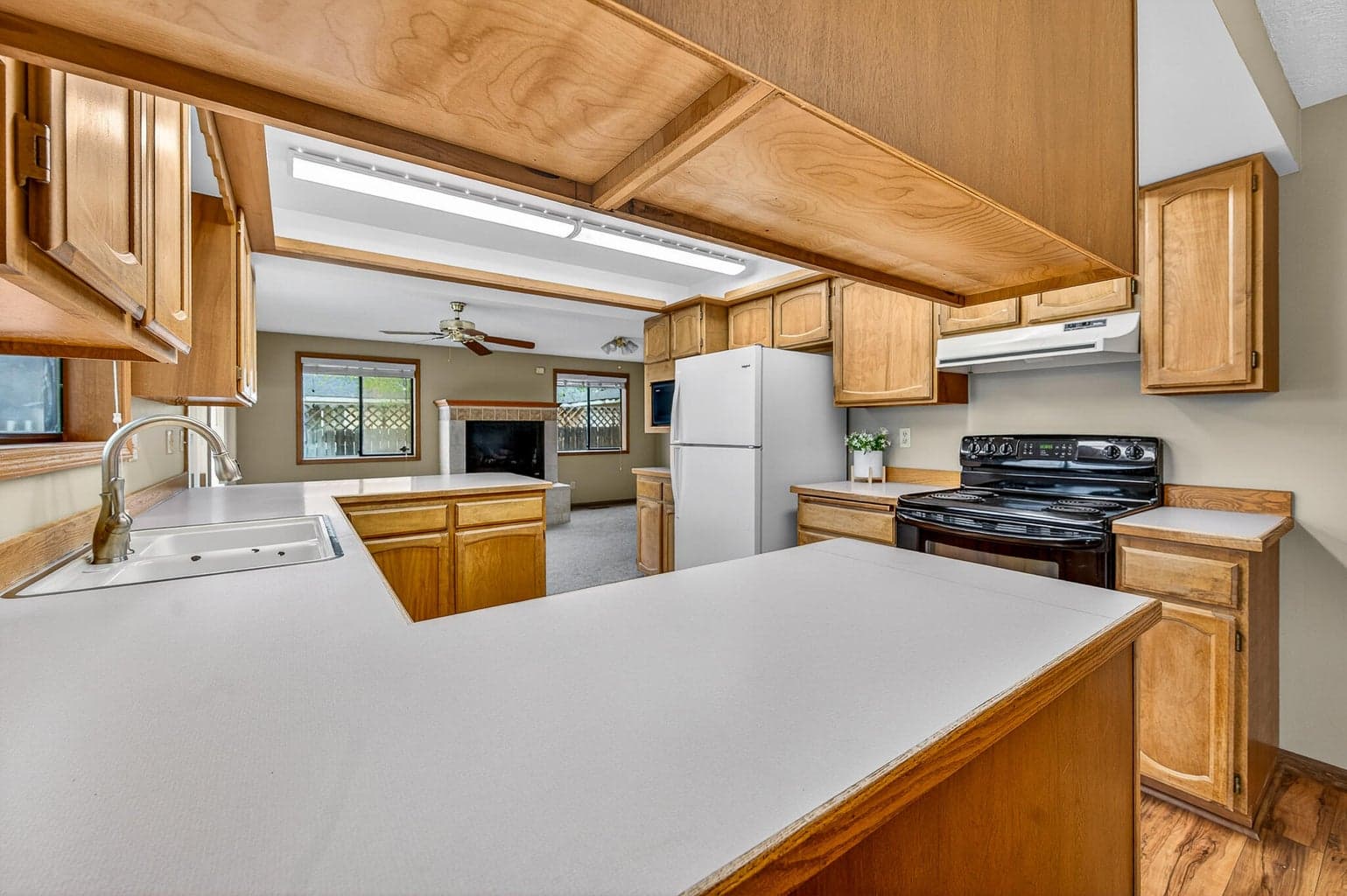 Photo of 2747 SW 23rd Street 16 of 38