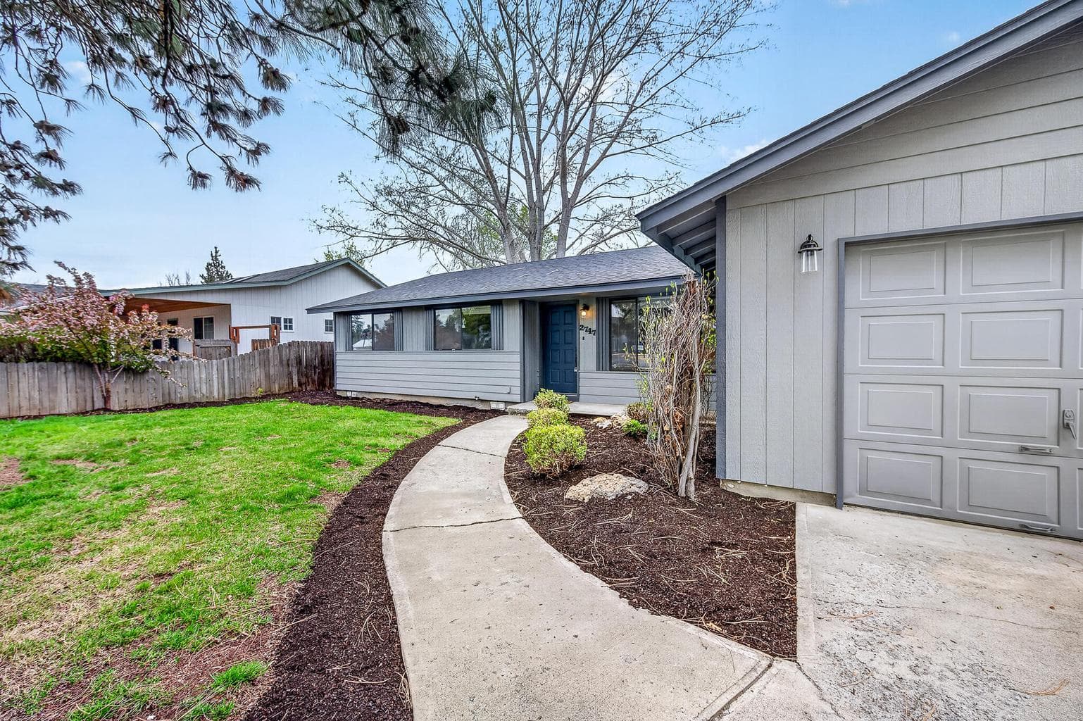 Photo of 2747 SW 23rd Street 5 of 38