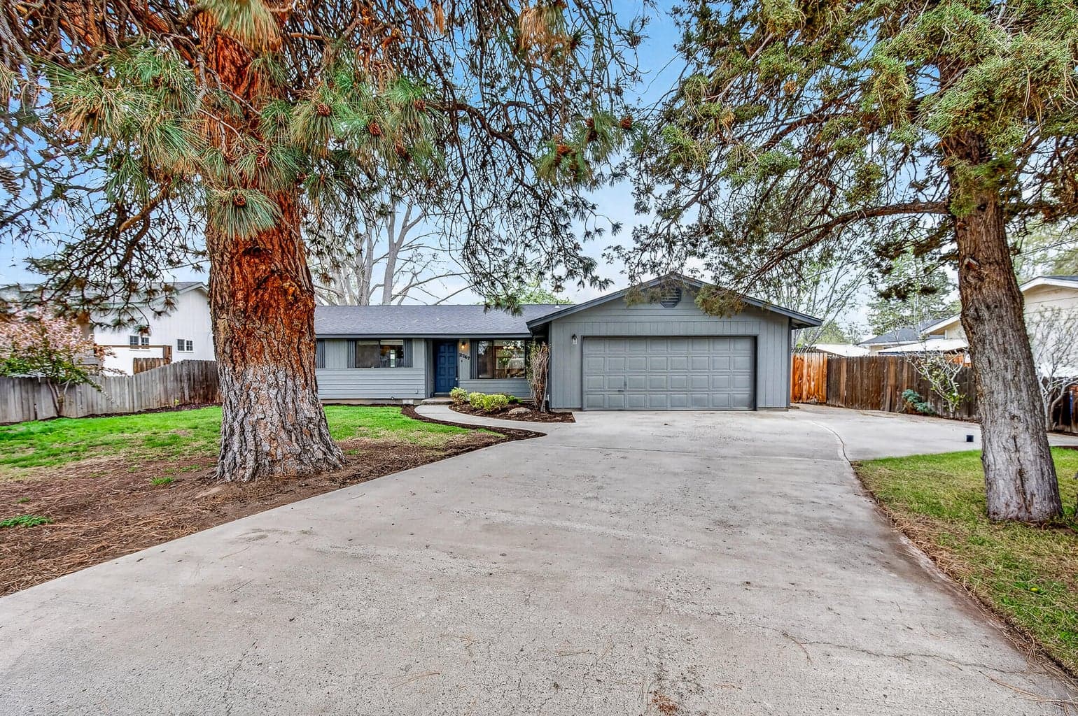 Photo of 2747 SW 23rd Street 6 of 38