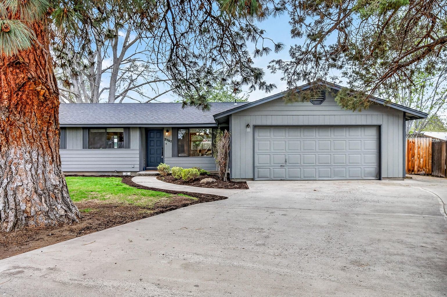 Photo of 2747 SW 23rd Street 4 of 38