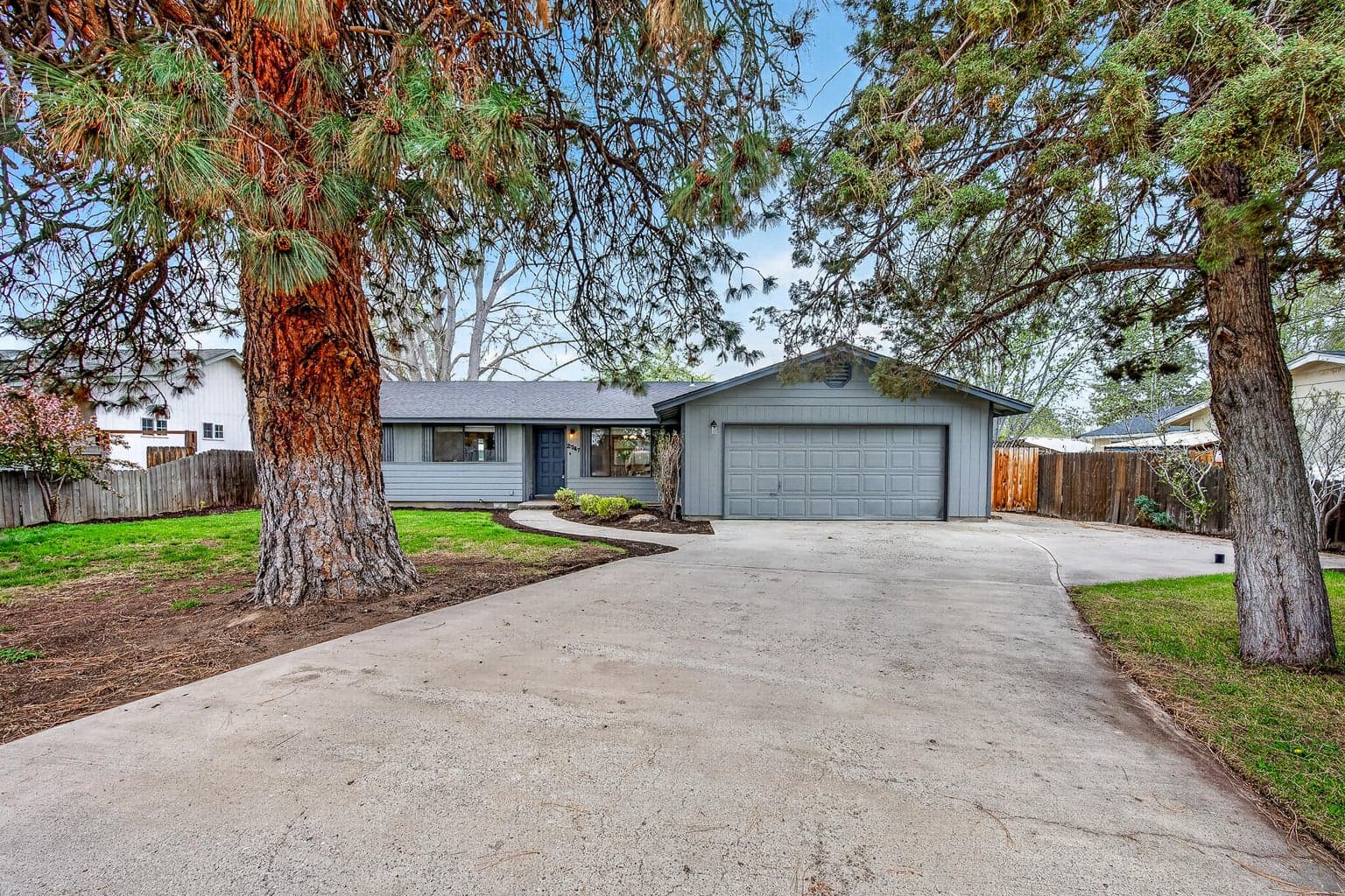 Photo of 2747 SW 23rd Street 3 of 38