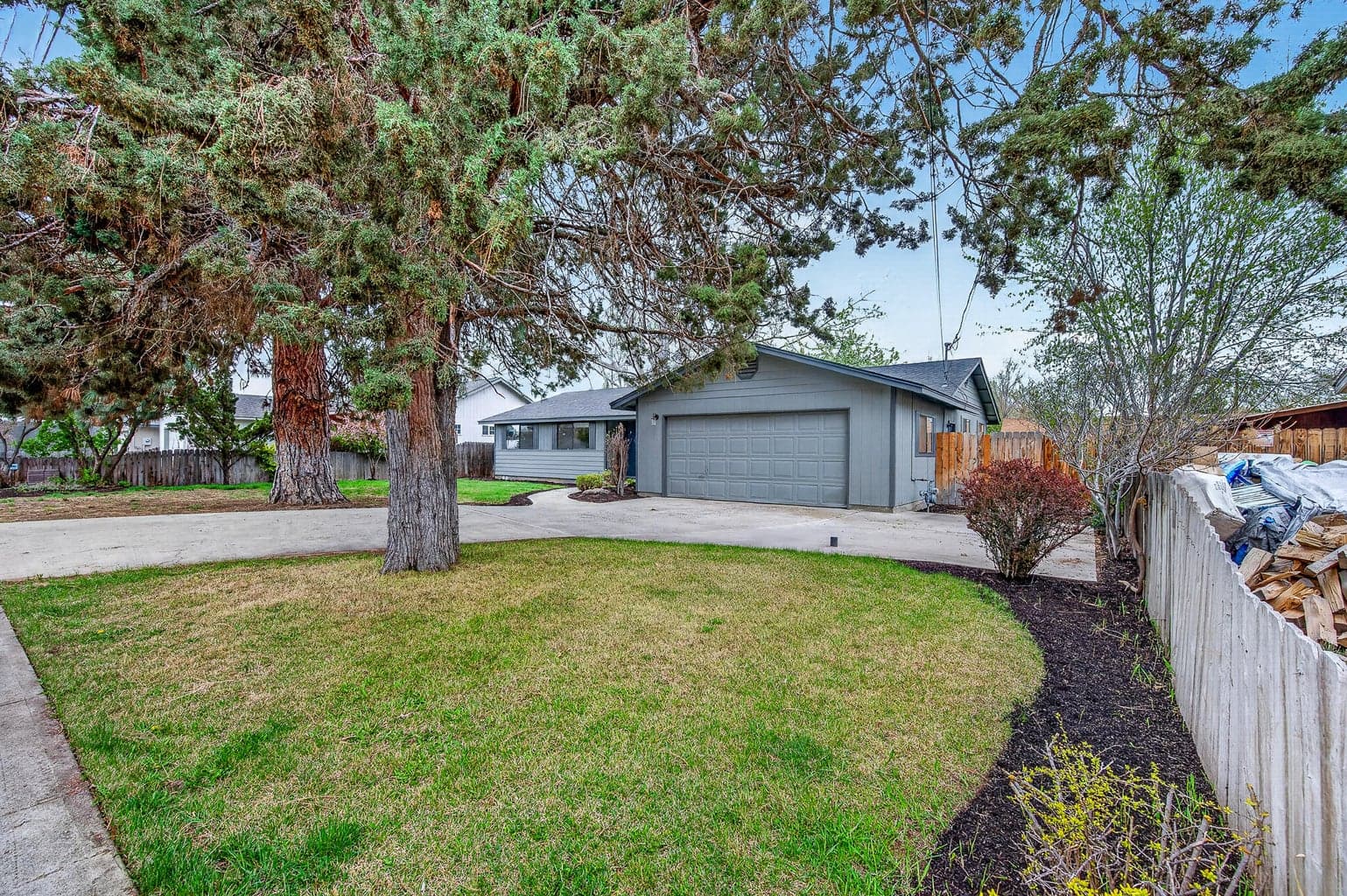 Photo of 2747 SW 23rd Street 7 of 38