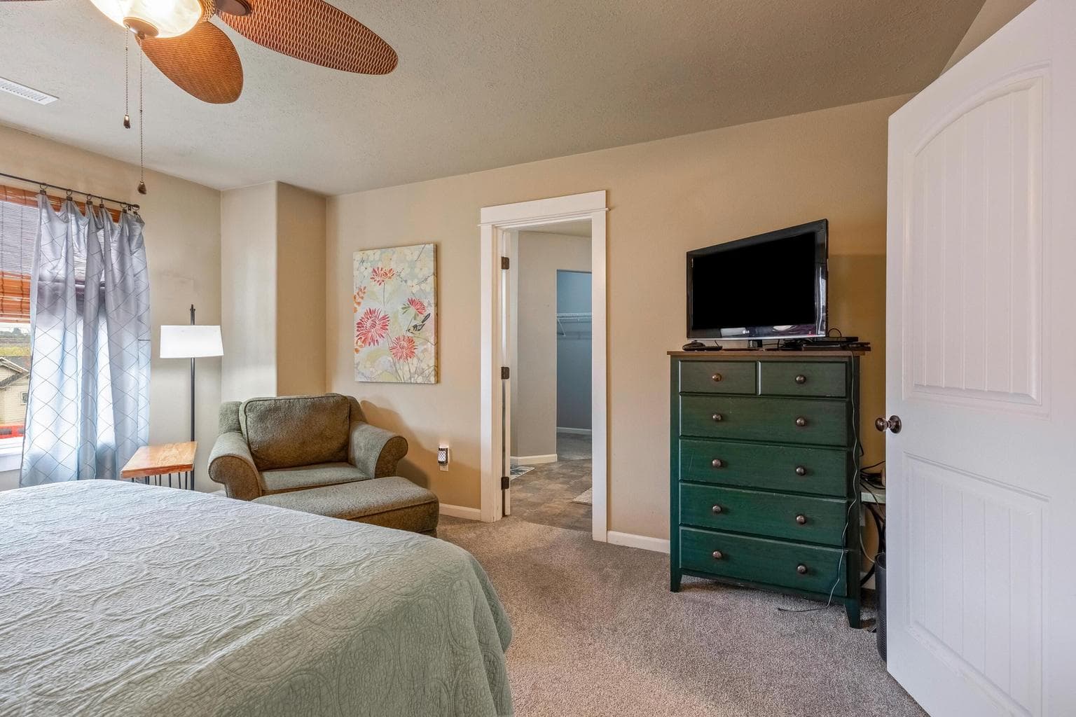 Photo of 411 NE Petal Court 16 of 39