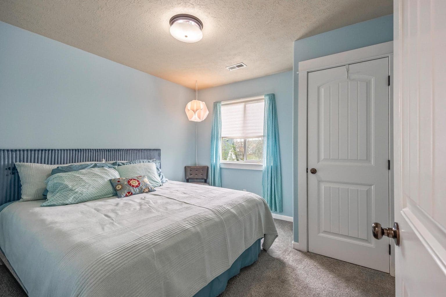 Photo of 411 NE Petal Court 25 of 39