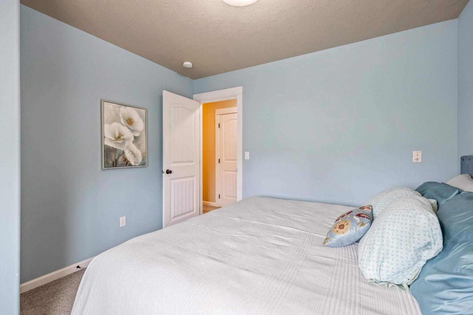 Photo of 411 NE Petal Court 26 of 39