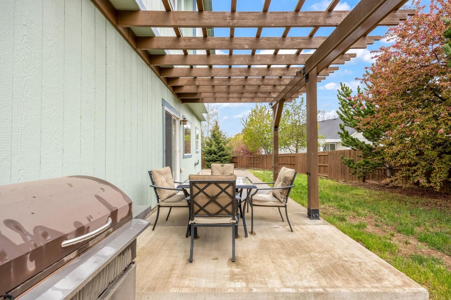 Photo of 411 NE Petal Court 29 of 39