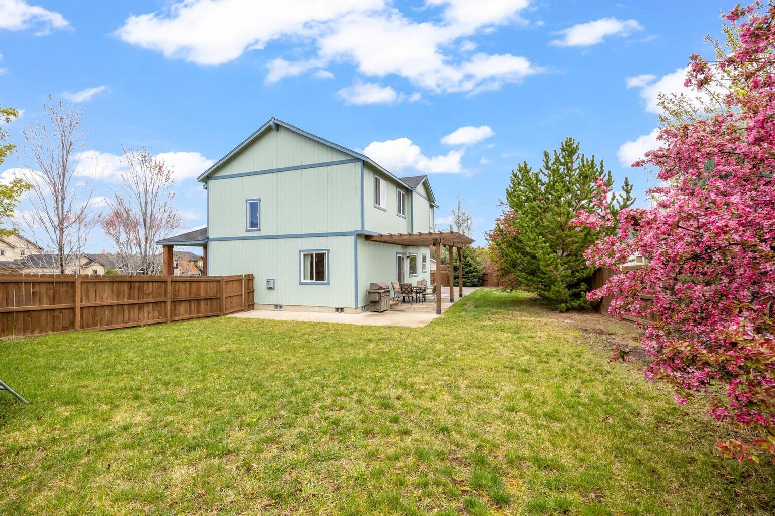 Photo of 411 NE Petal Court 32 of 39
