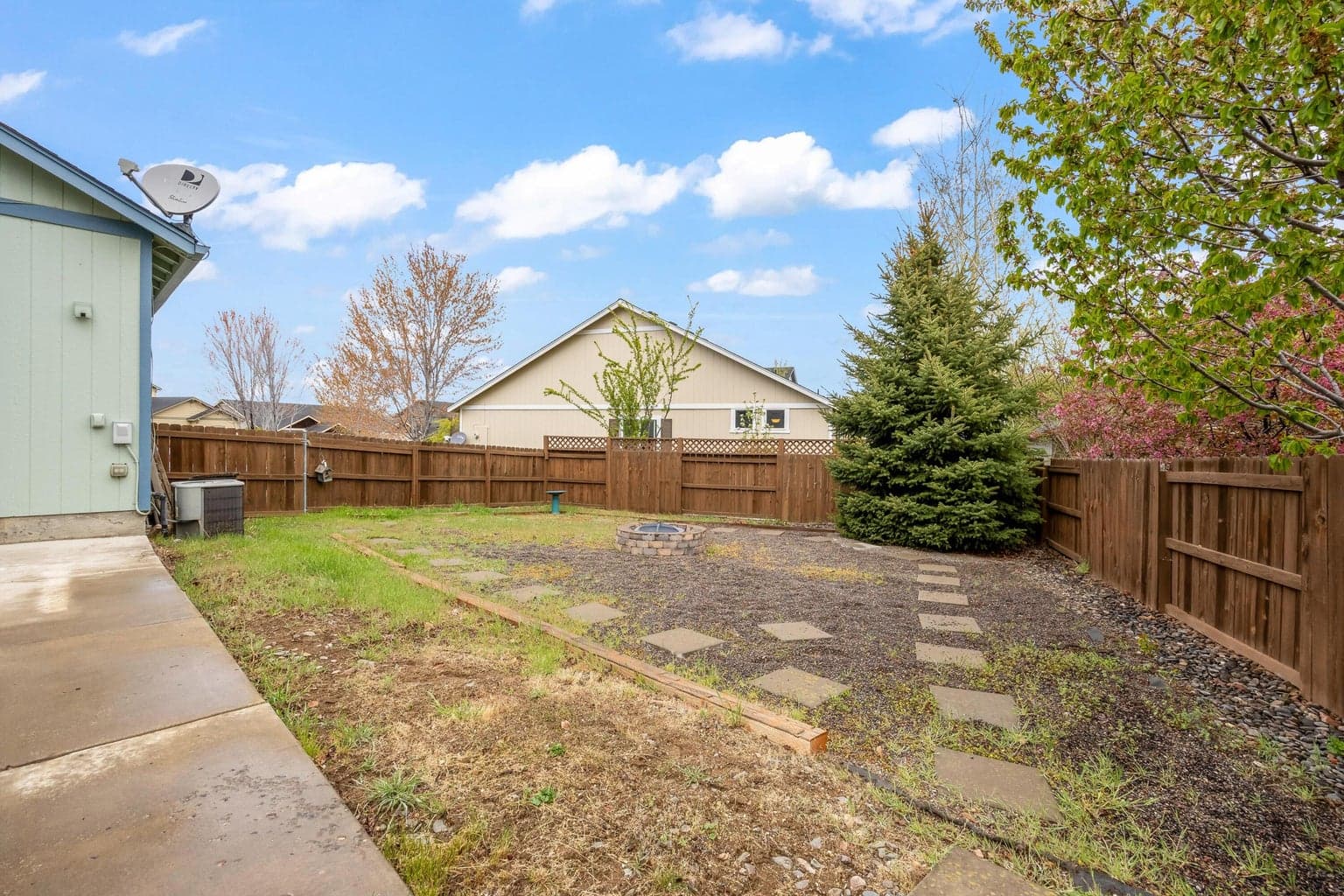 Photo of 411 NE Petal Court 33 of 39