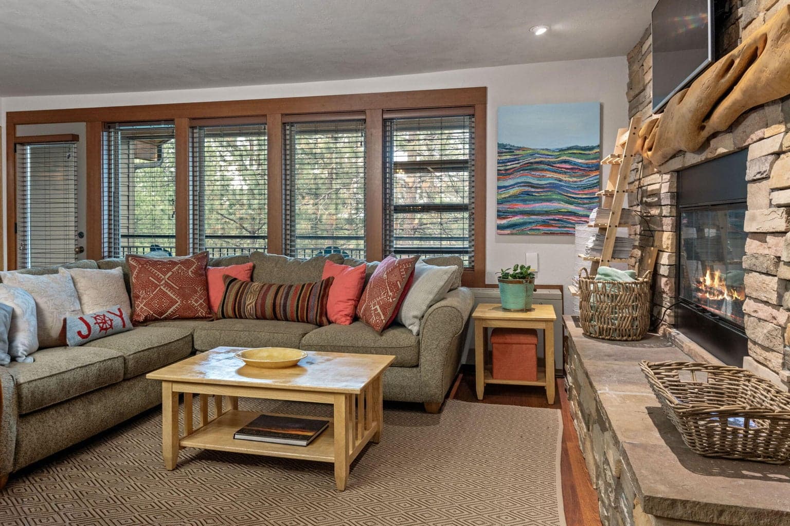 Photo of 18575 SW Century Drive 8 of 31