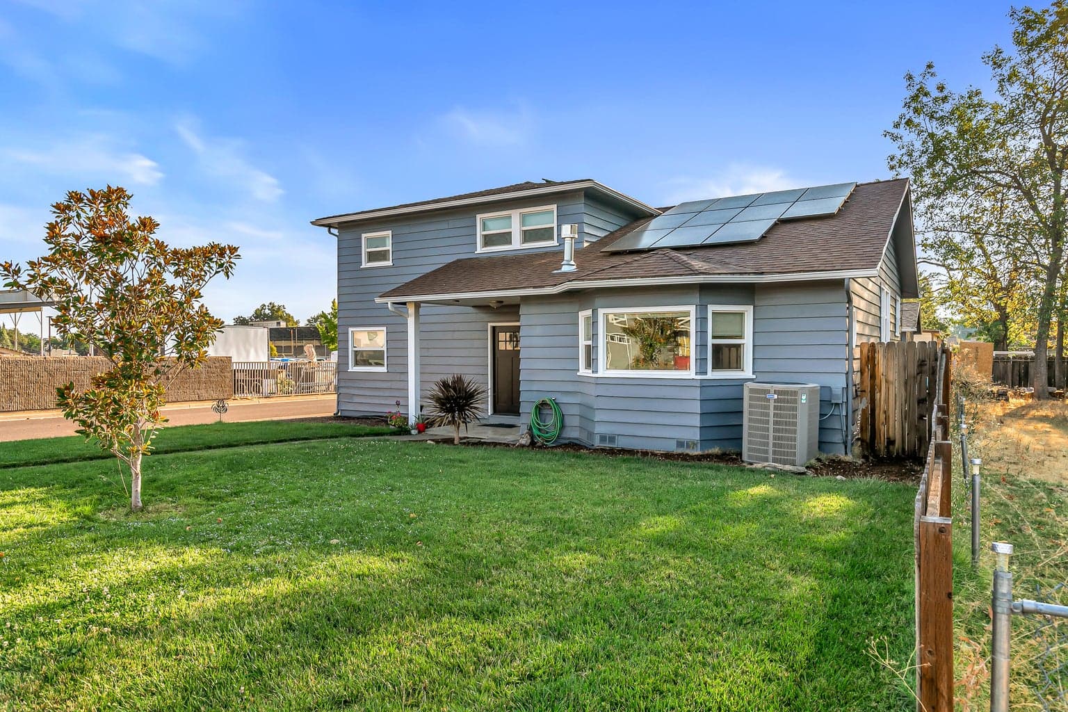 Photo of 923 Jasper 3 of 39