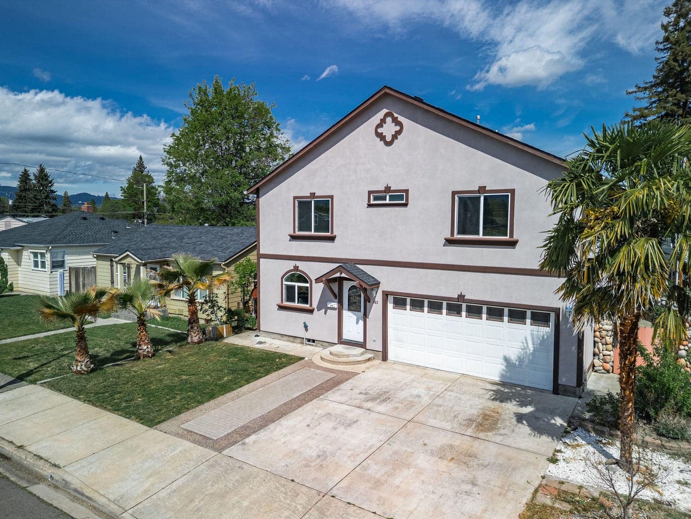 Photo of 842 14th 2 of 73