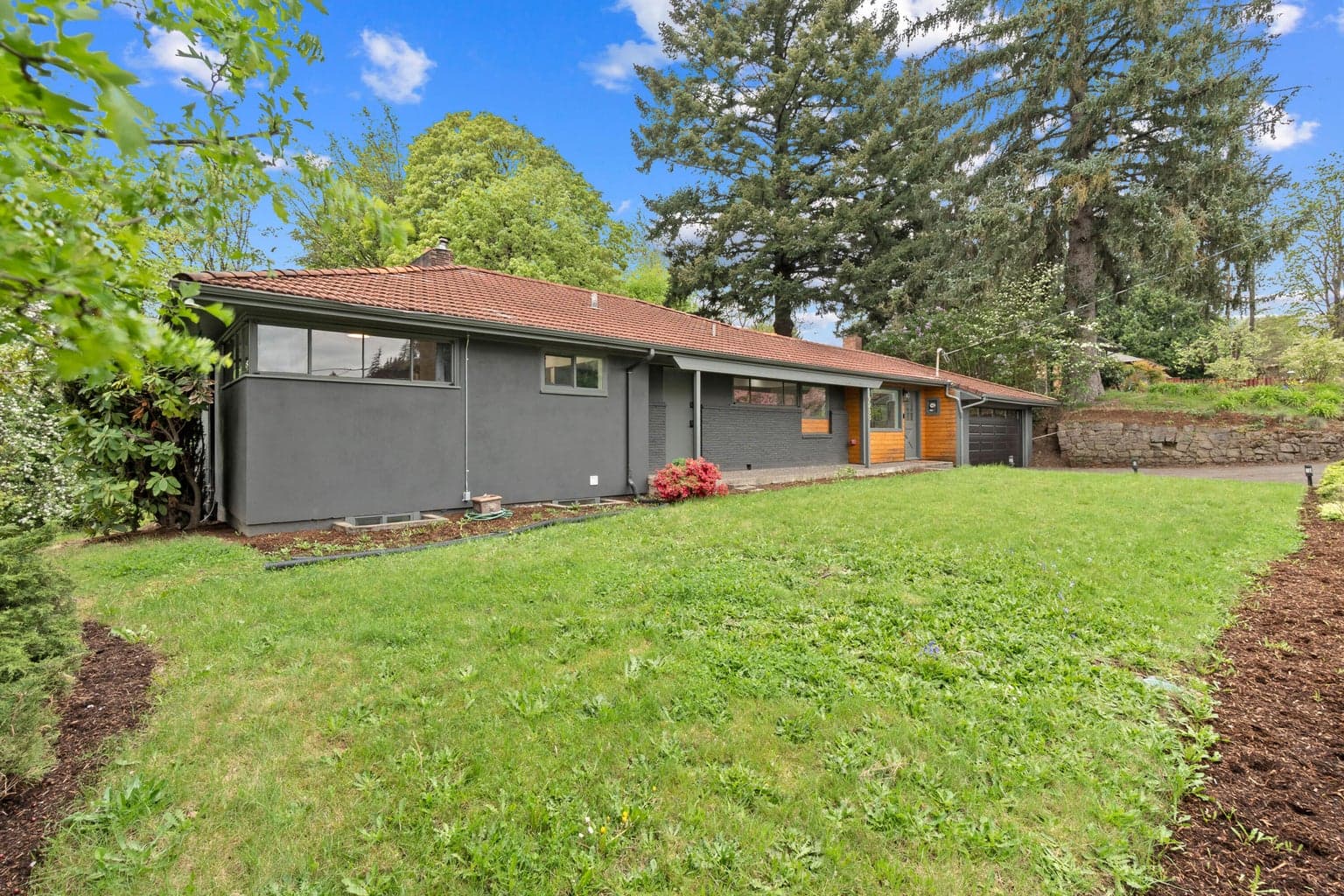 Photo of 9233 Harney 3 of 46