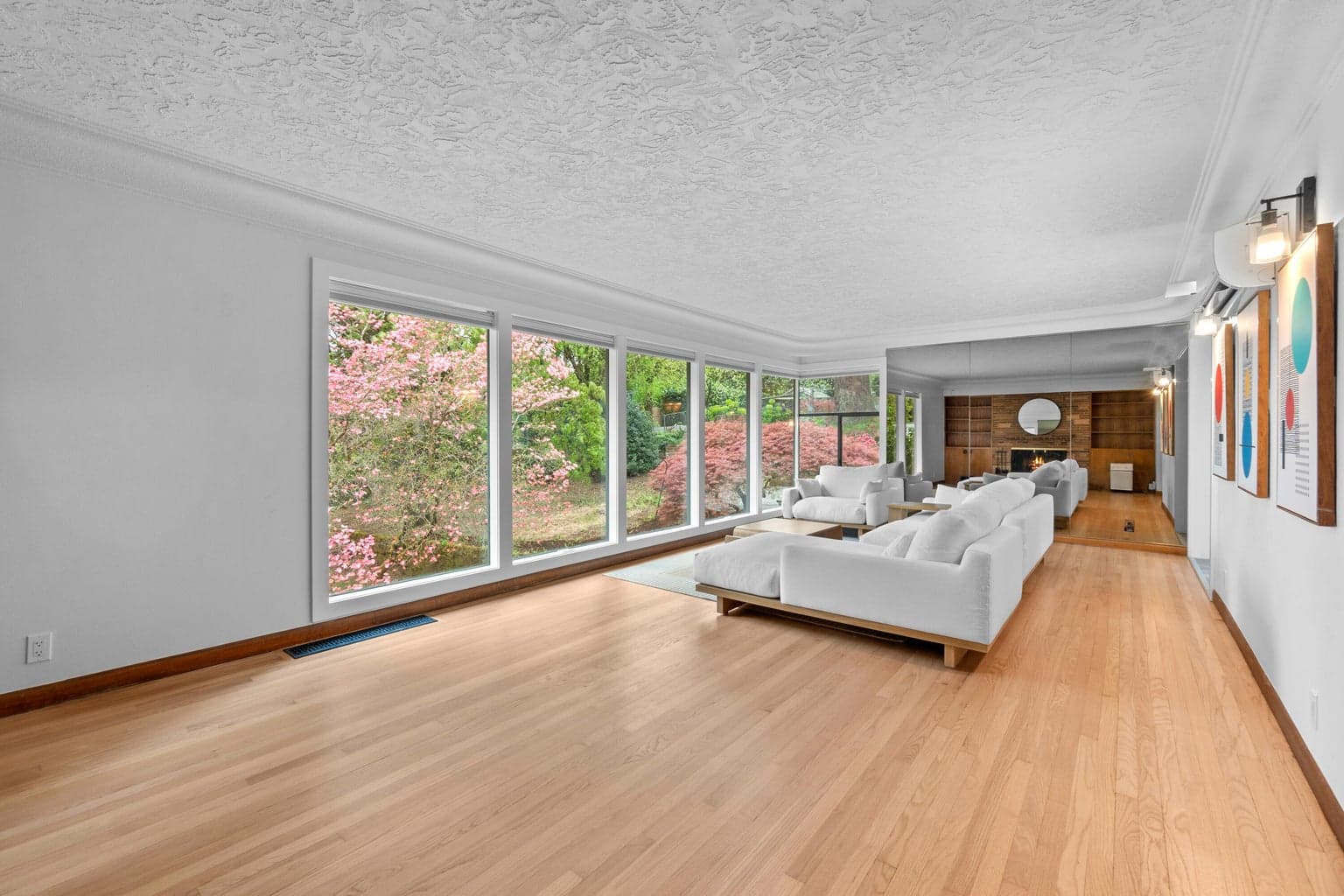 Photo of 9233 Harney 5 of 46