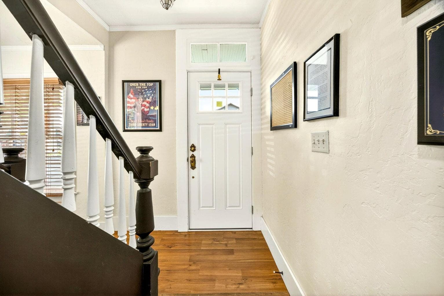 Photo of 204 E 4 of 34