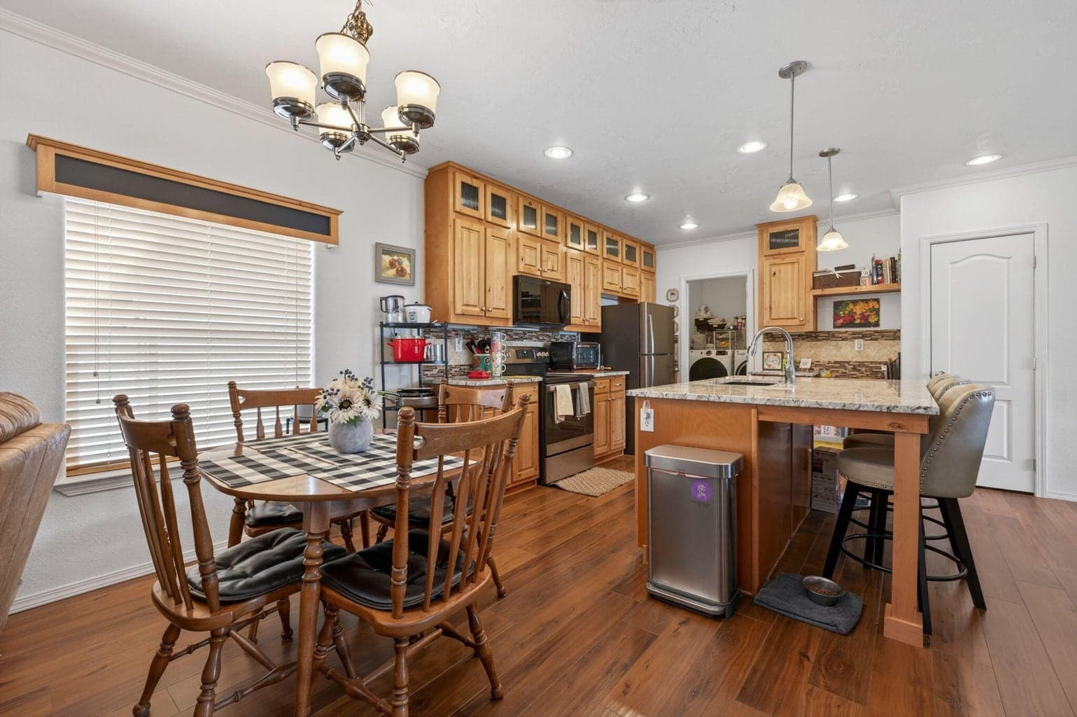Photo of 2640 SW Evening Primrose Drive 13 of 29