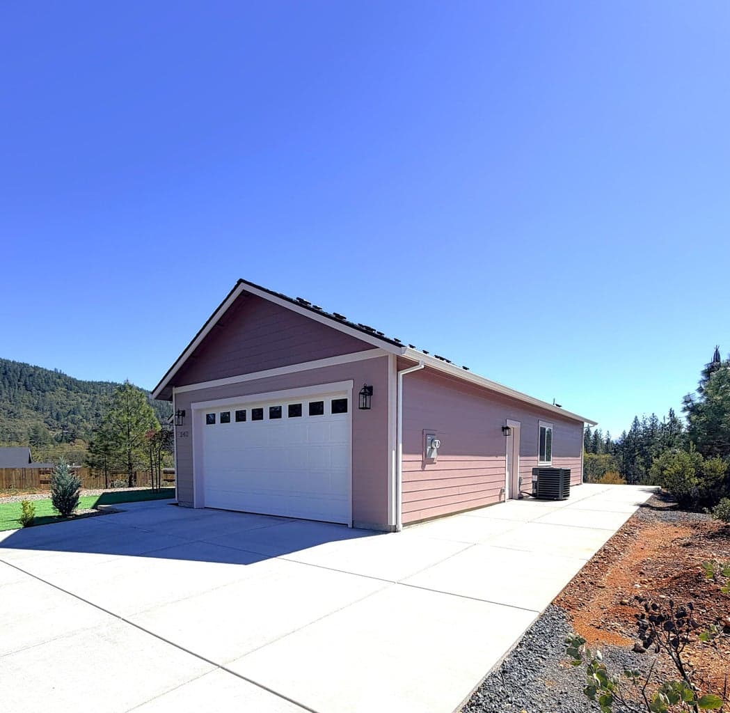 Photo of 340 Cedar Ridge 3 of 37