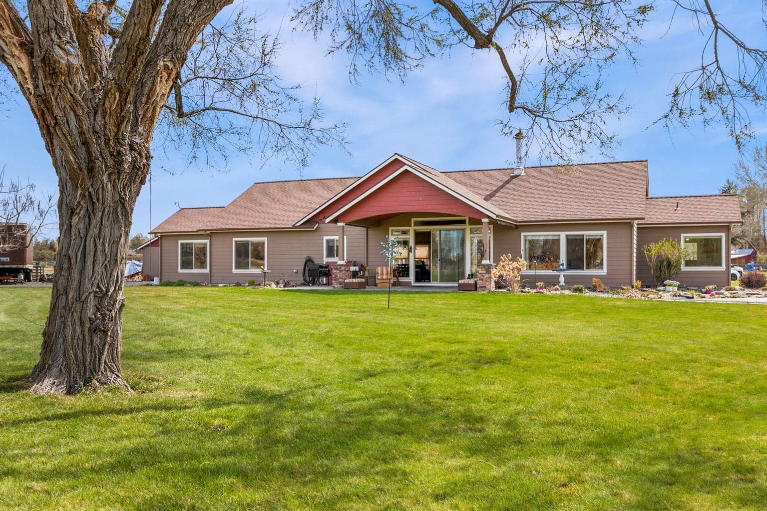 Photo of 2305 NE Wilcox Avenue 48 of 70