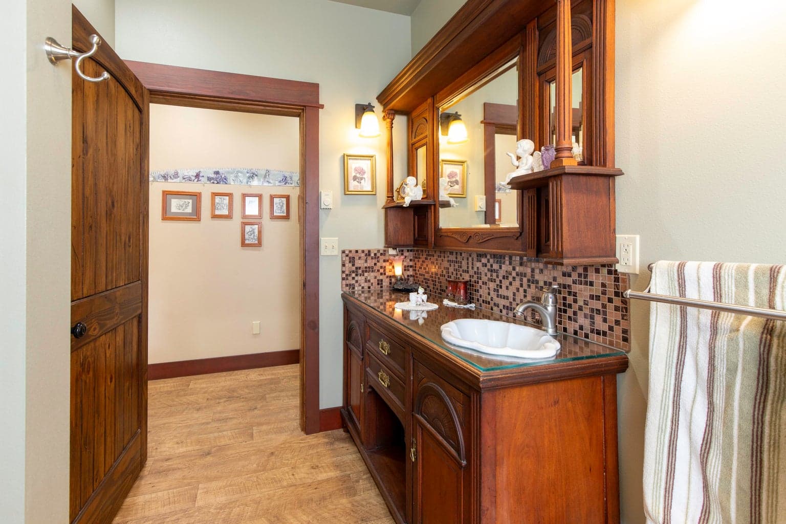 Photo of 2305 NE Wilcox Avenue 36 of 70
