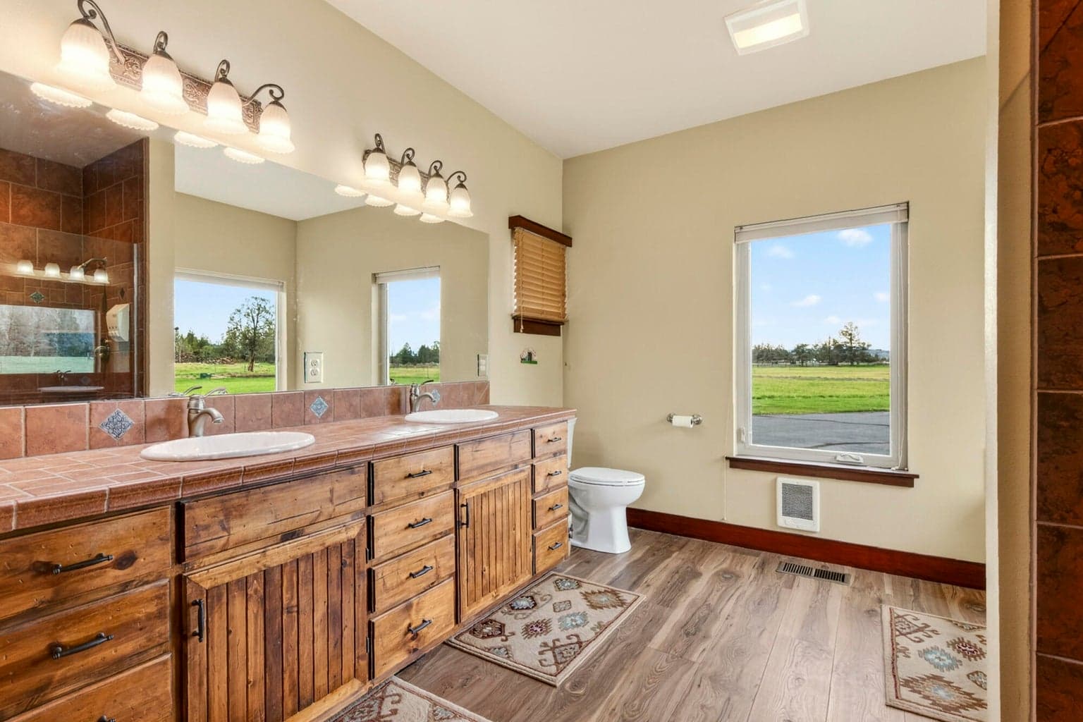Photo of 2305 NE Wilcox Avenue 33 of 70