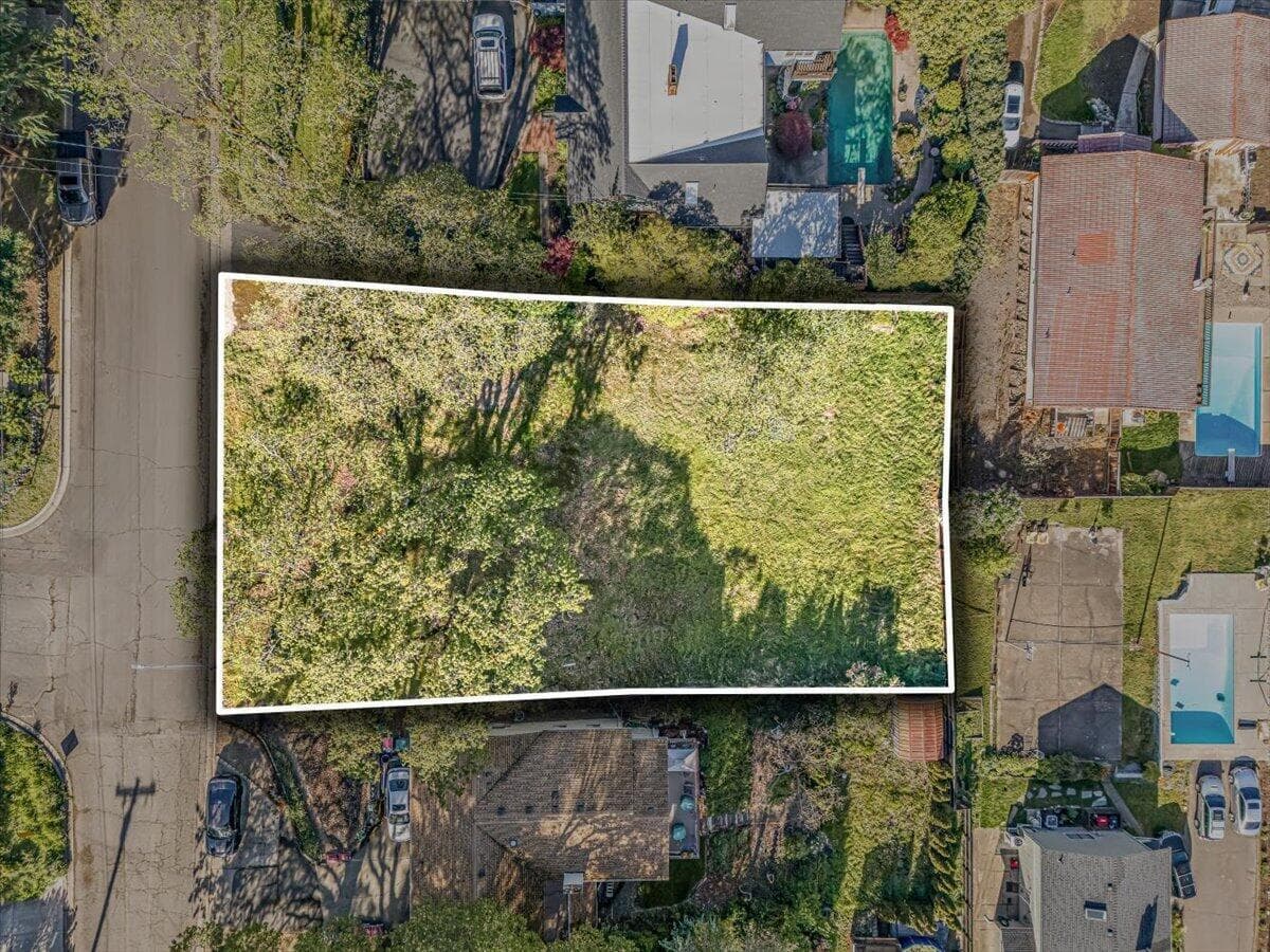 Photo of 2449 Capital 4 of 29