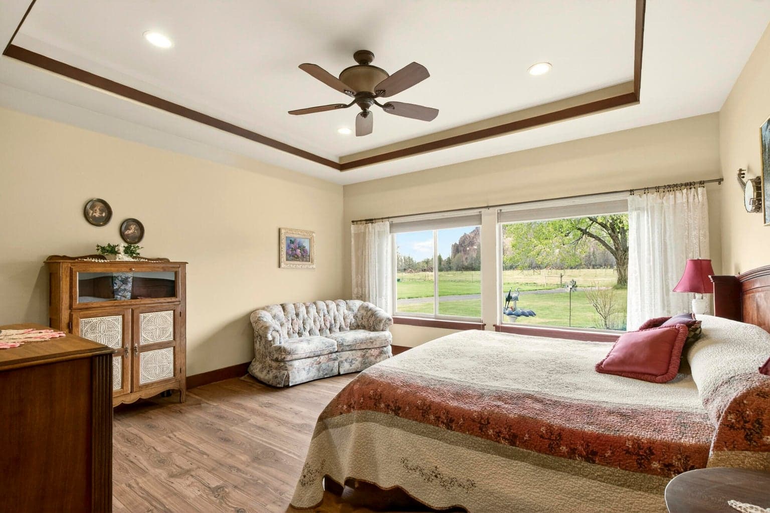 Photo of 2305 NE Wilcox Avenue 29 of 70