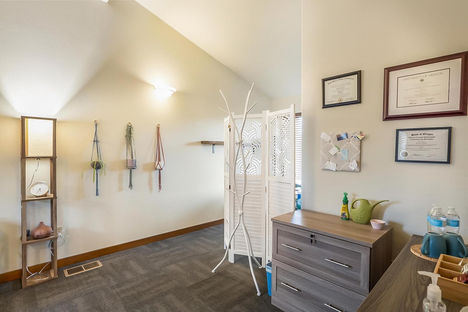 Photo of 336 NE Norton Avenue 9 of 25