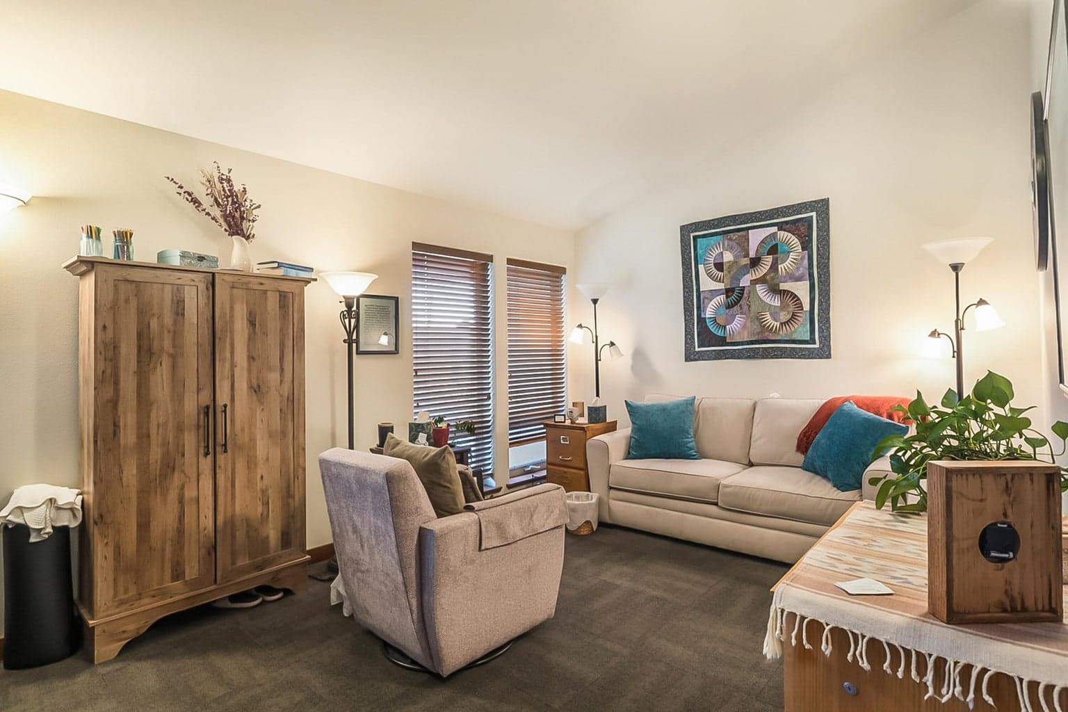 Photo of 336 NE Norton Avenue 11 of 25