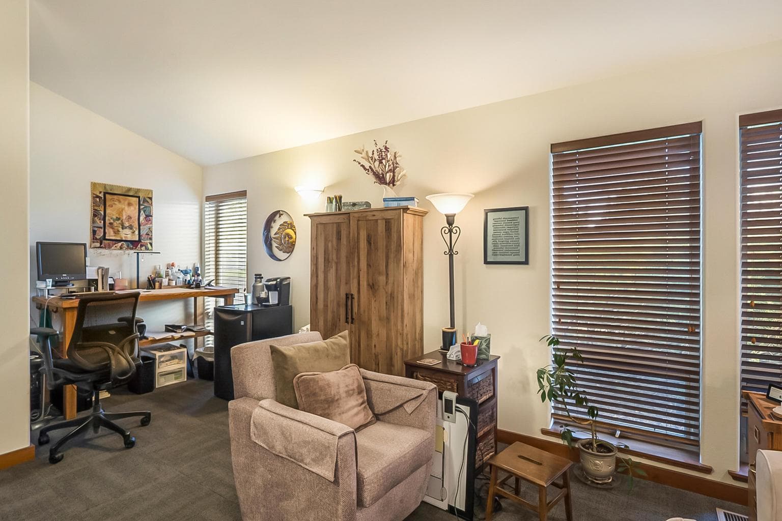 Photo of 336 NE Norton Avenue 12 of 25