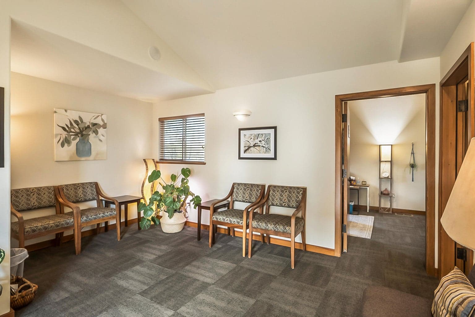 Photo of 336 NE Norton Avenue 8 of 25