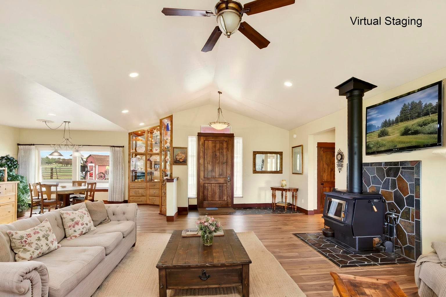 Photo of 2305 NE Wilcox Avenue 23 of 70