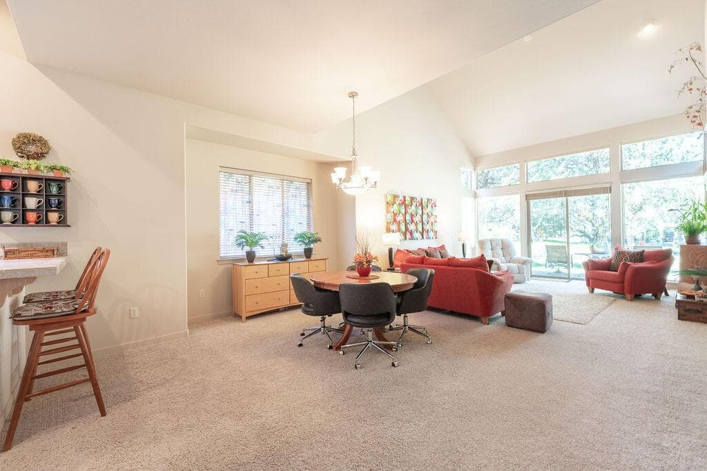Photo of 1274 Highland View 2 of 52