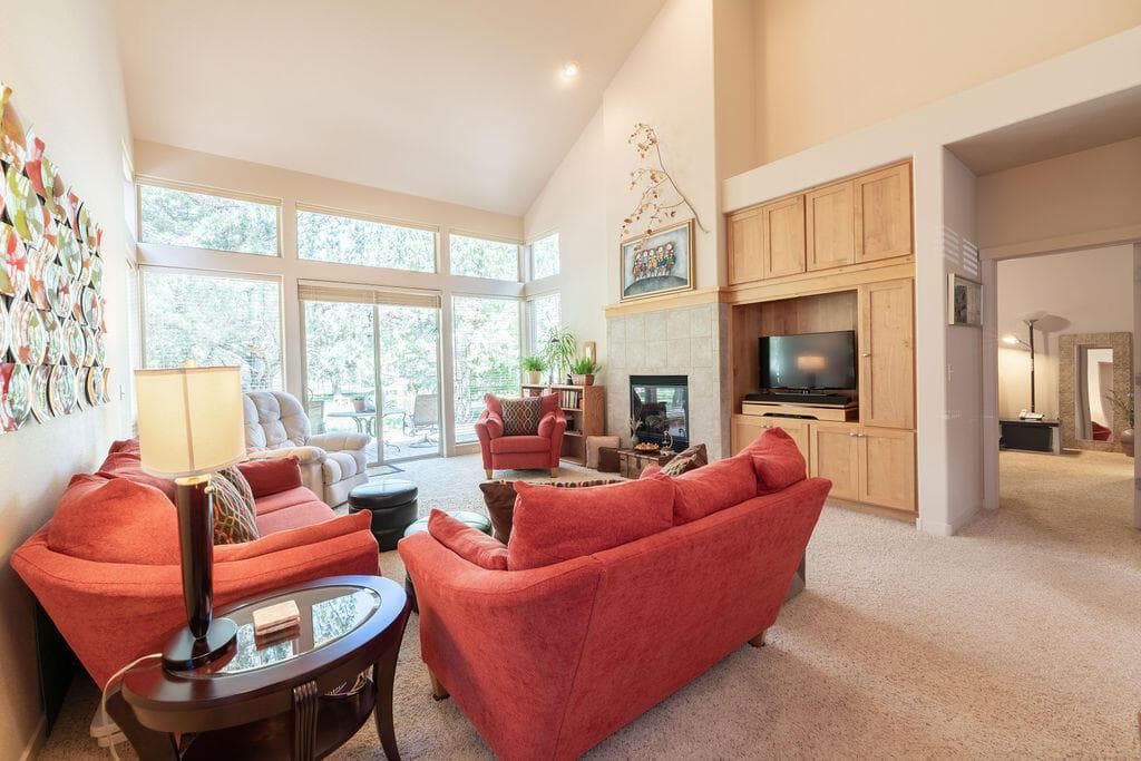Photo of 1274 Highland View 4 of 52
