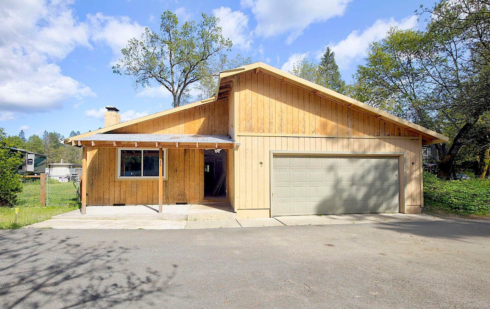 Photo of 273 Genverna Glen 1 of 32